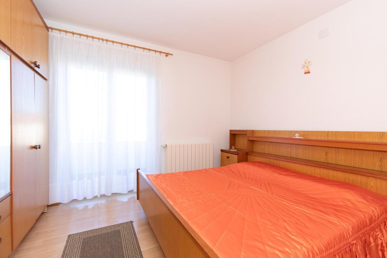2-Bedroom Krk Apartment - Near Krk Beaches & Town! Krk Town Luaran gambar