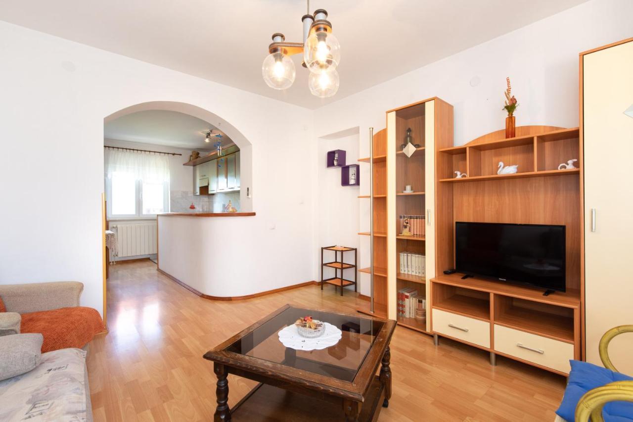 2-Bedroom Krk Apartment - Near Krk Beaches & Town! Krk Town Luaran gambar